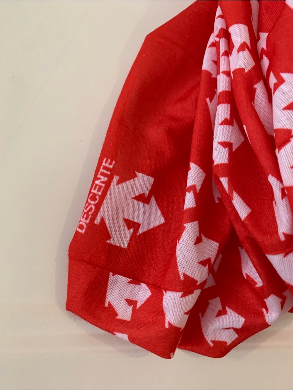 Descente Red and White multi-function headwear with Logo Pattern